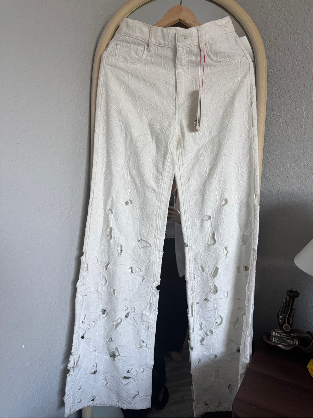 Alice + Olivia Floral Embroided High Rise Jeans - Picture 5 of 9